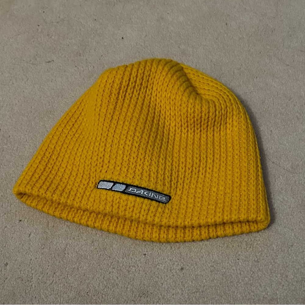 Dakine yellow beanie kids. Unisex